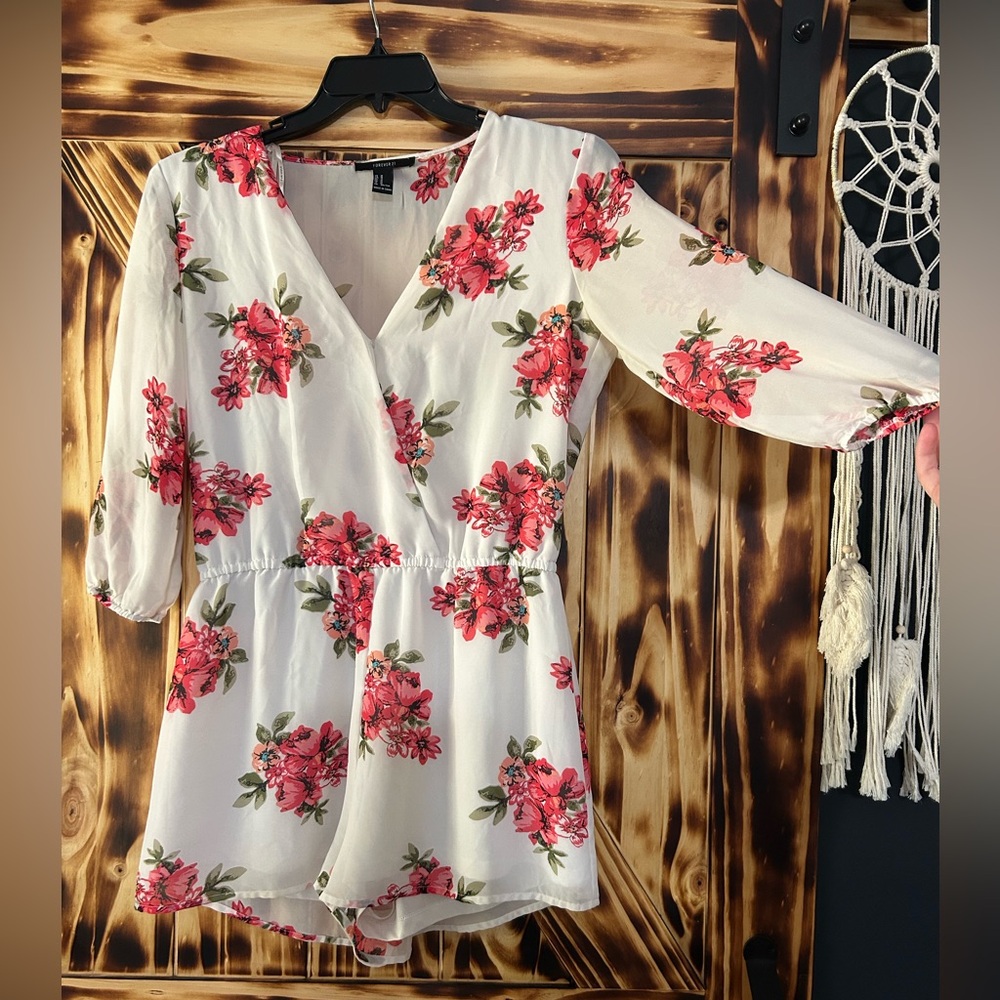 Forever 21 White and Red Floral Romper
